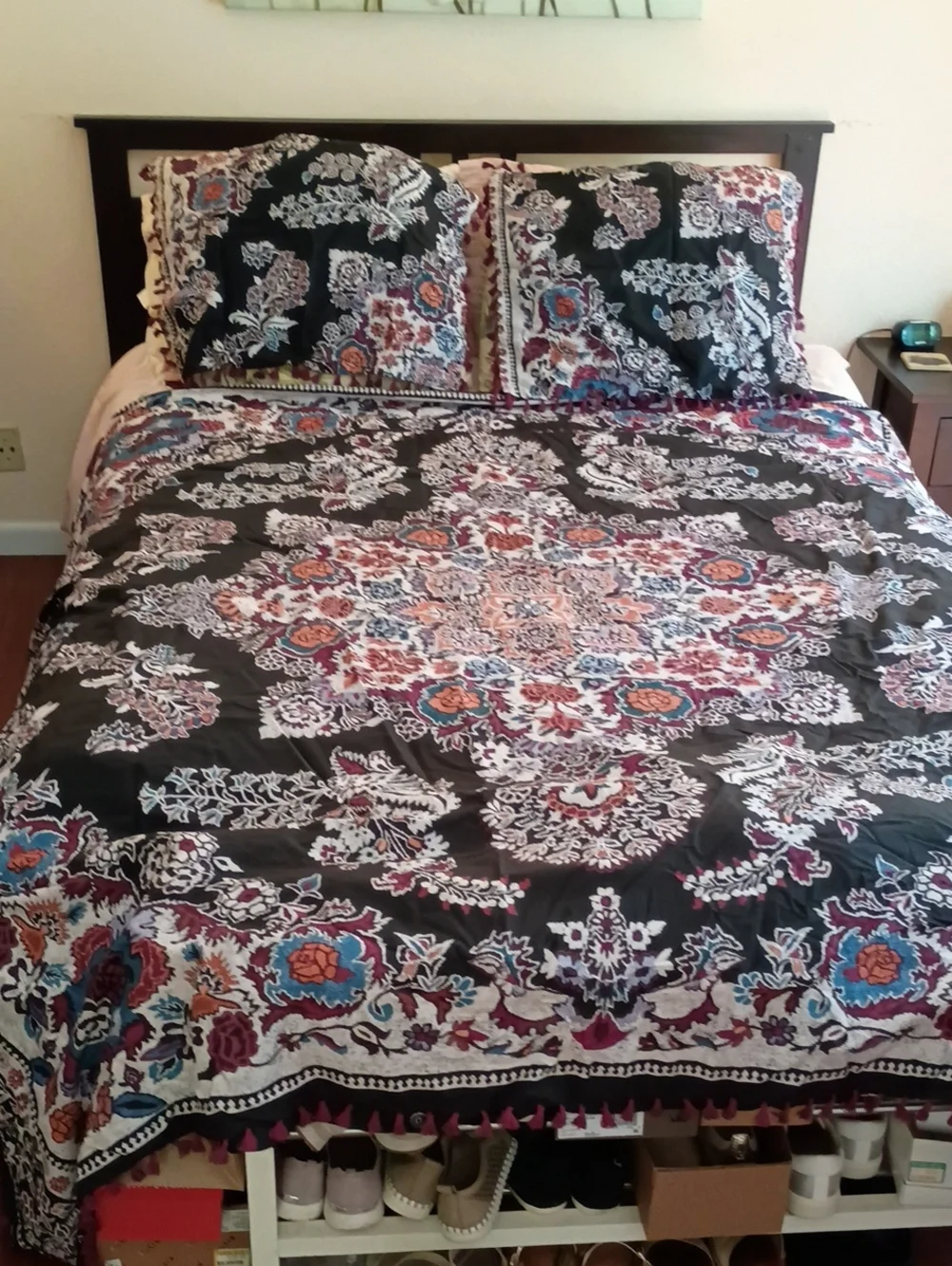 Urban Outfitters Zenia Tassel Duvet Cover And Pillow Shams, Full/Queen - NWT